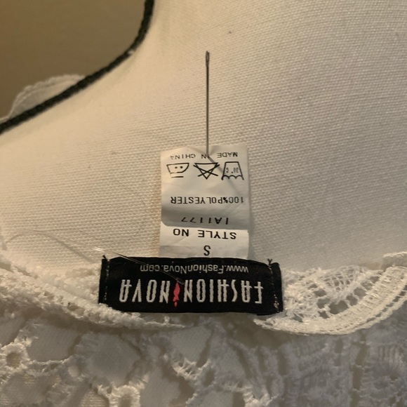 Fashion Nova lace white crop top - Picture 3 of 3